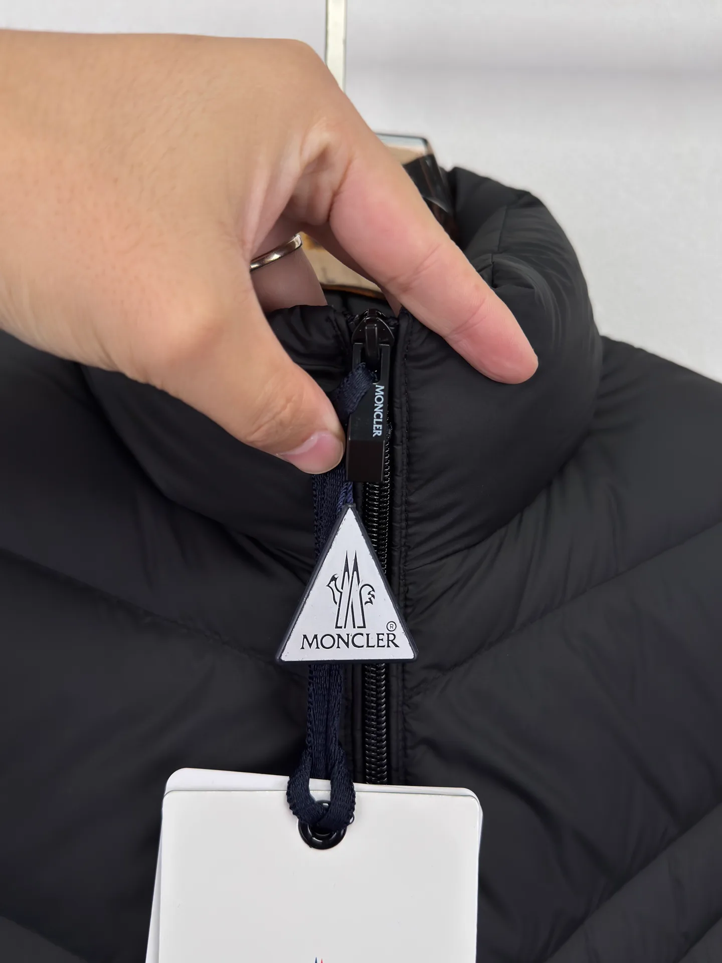 Куртки И Пуховики Мужские Moncler 181908