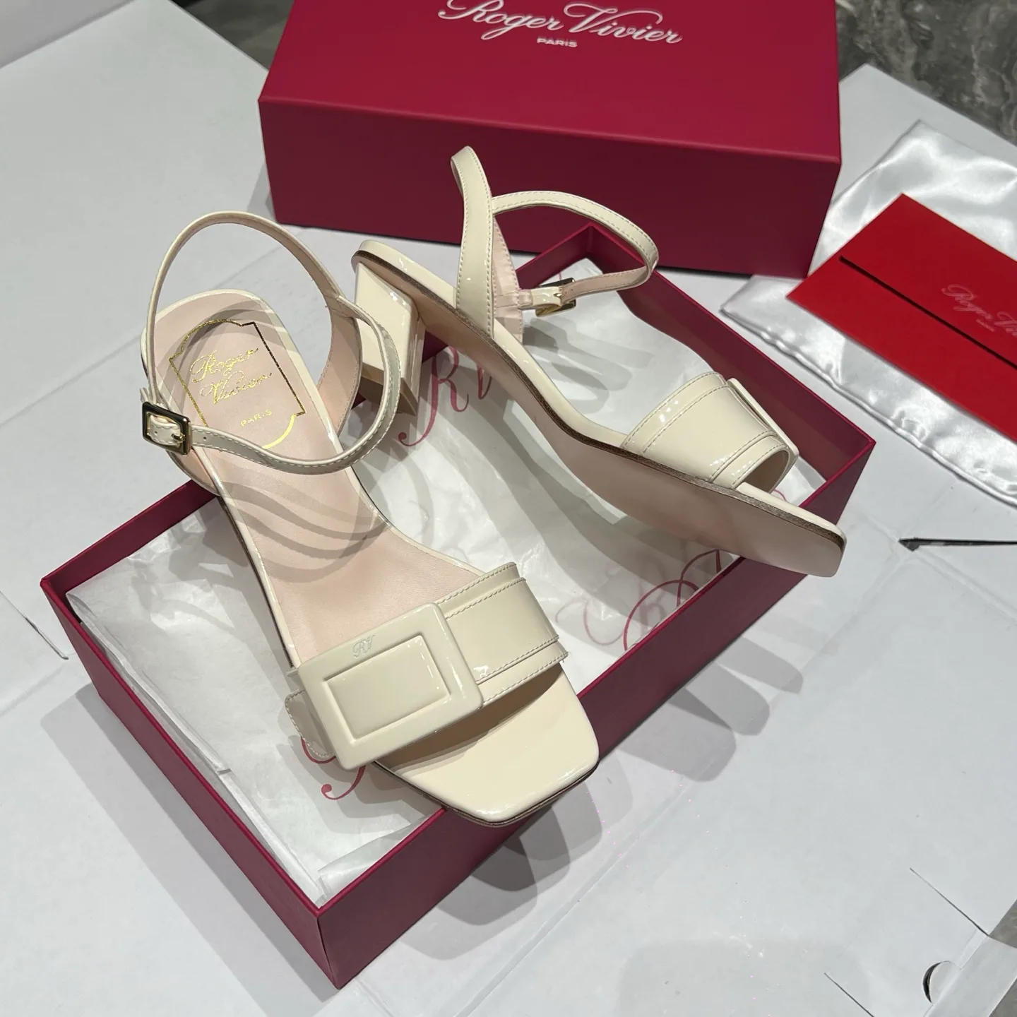 Босоножки Женские Roger Vivier 17291902