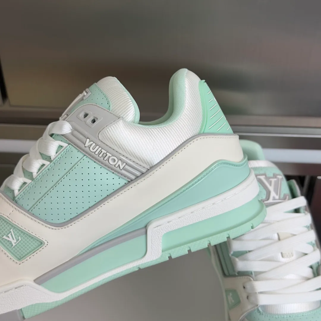 Кроссовки Женские Louis Vuitton 1546658