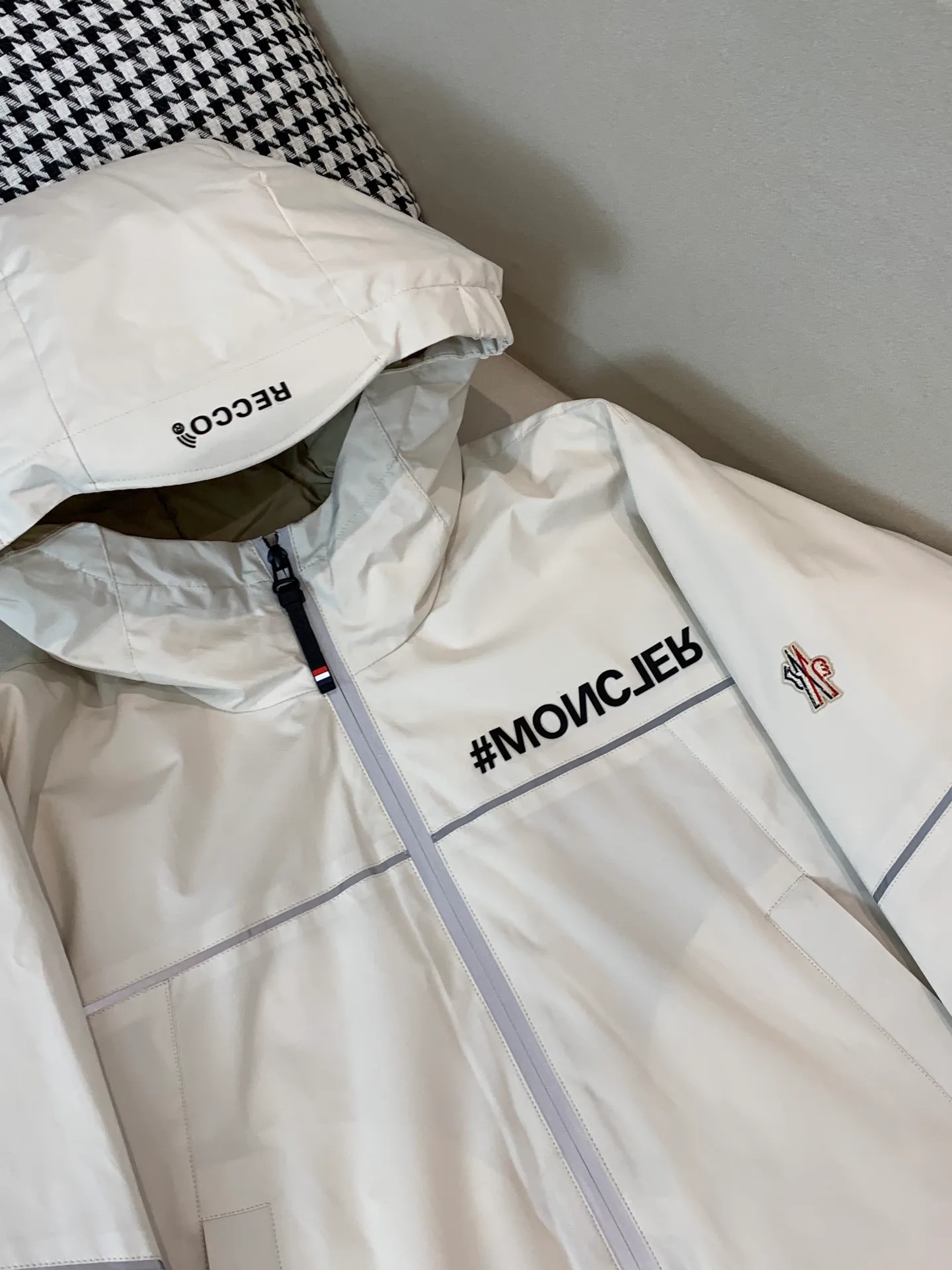 Куртки И Пуховики Мужские Moncler 492836