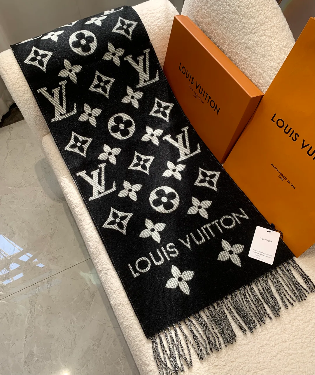 Шарфы Louis Vuitton 1437079