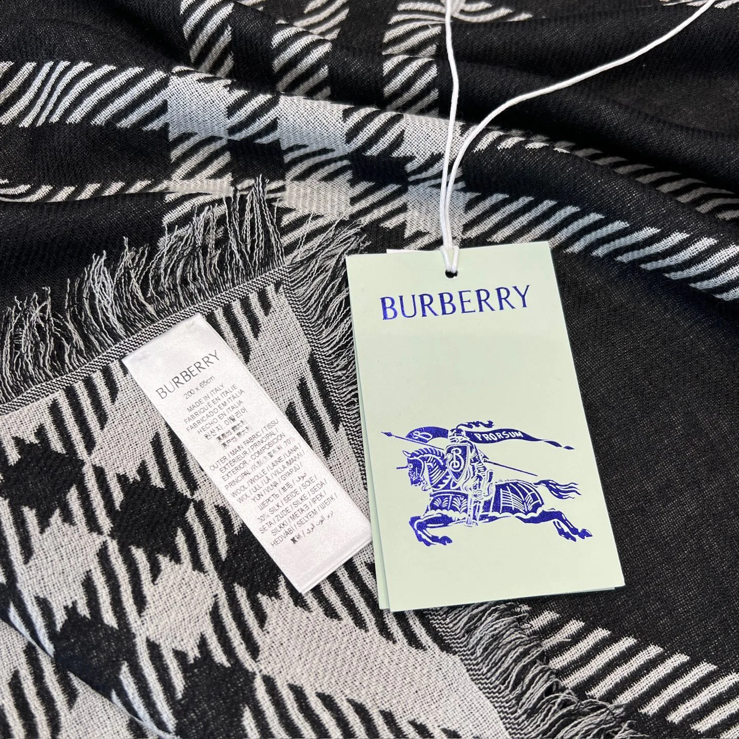 Шарфы Burberry 386399
