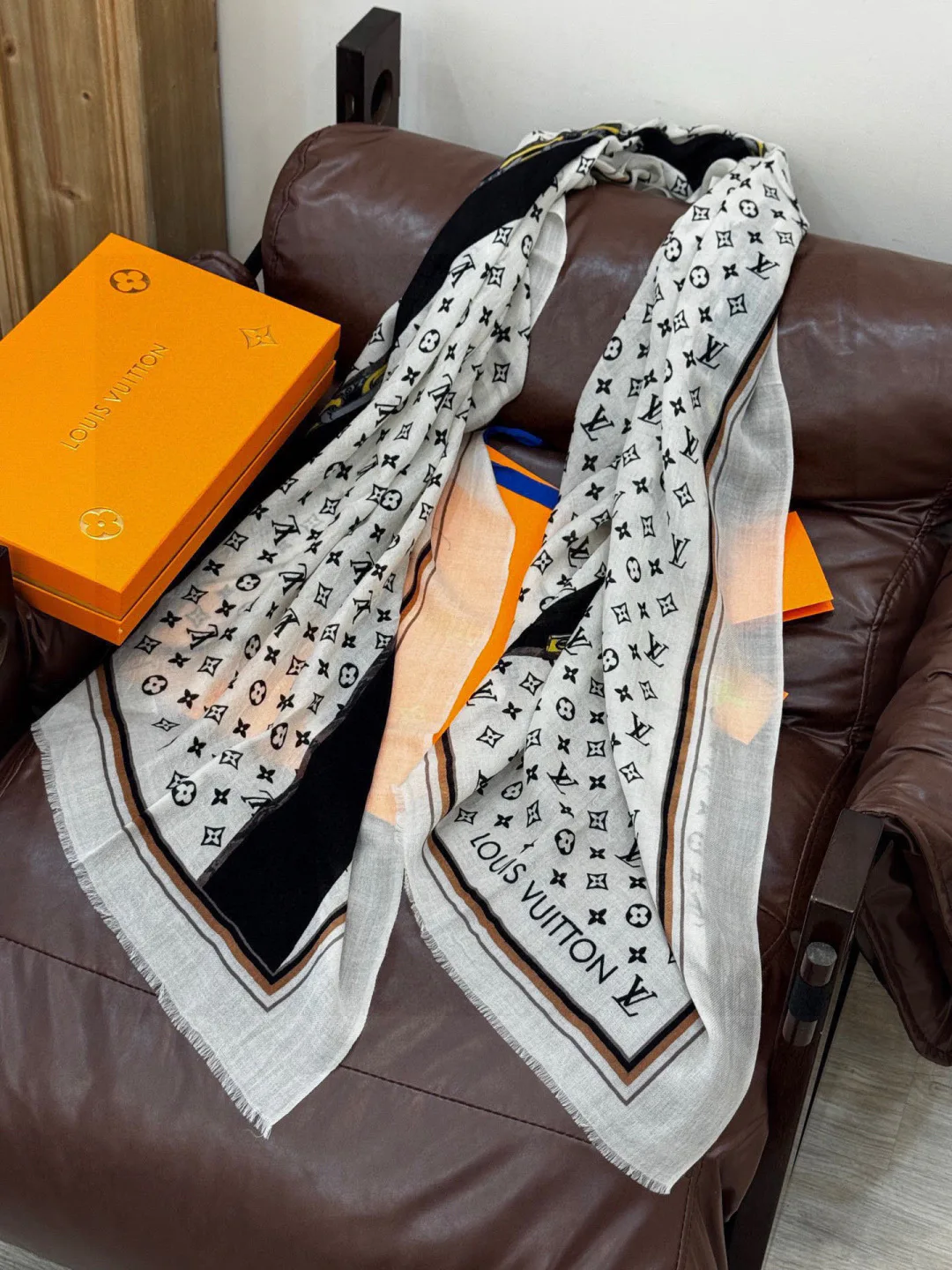 Шарфы Louis Vuitton 1036387