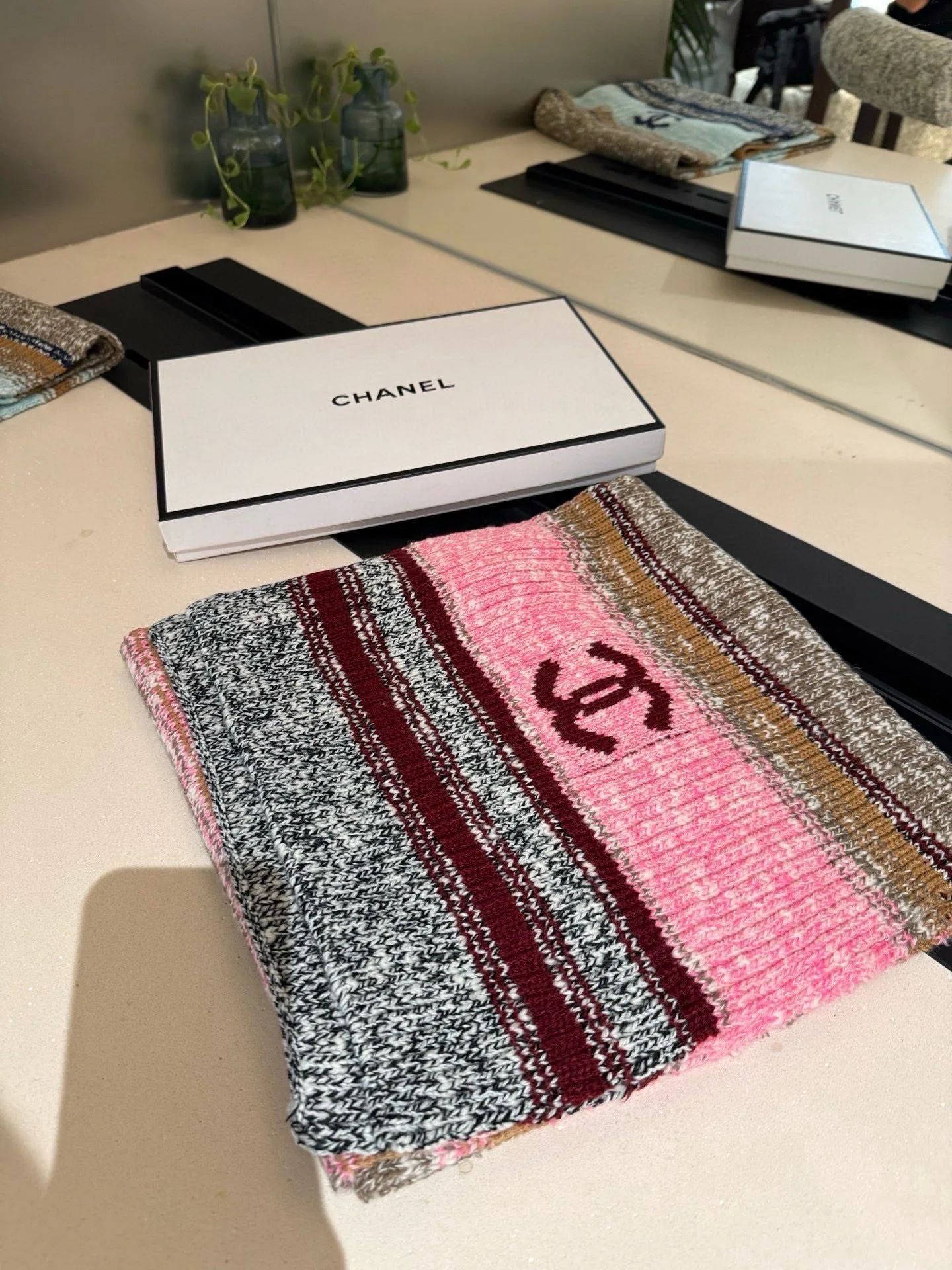 Шарфы Chanel 18627379