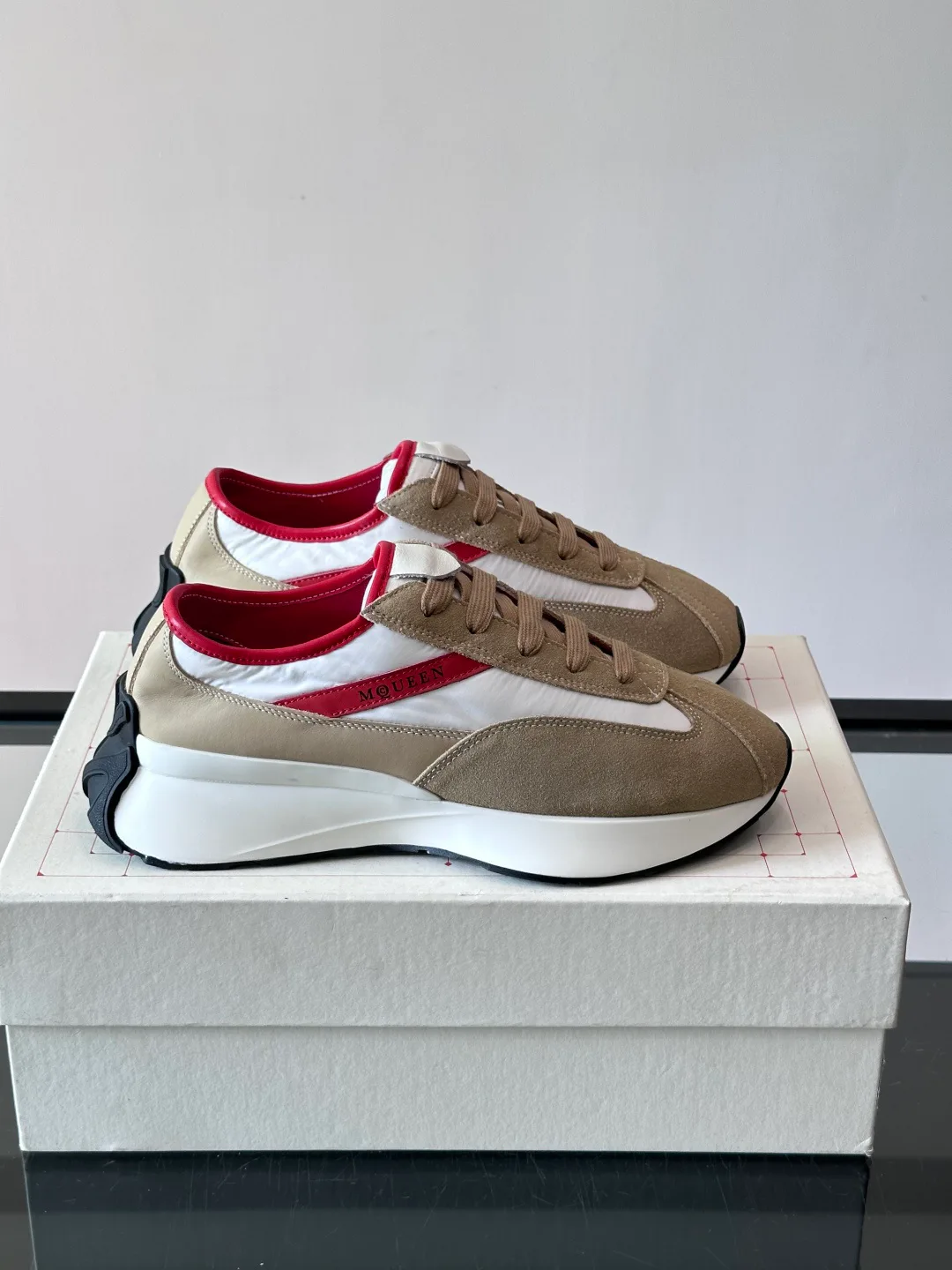 Кроссовки Женские Alexander Mcqueen 17354164