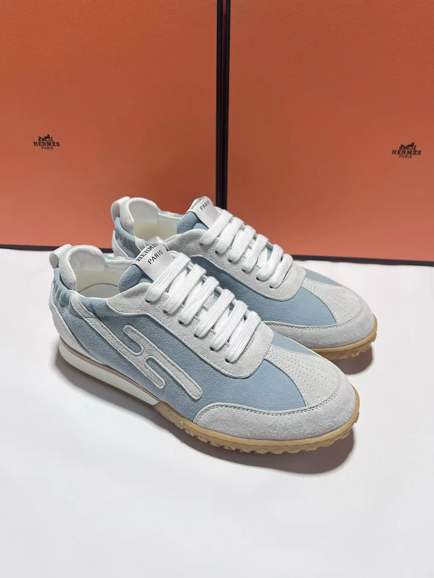 Кроссовки Женские Hermes 11765365