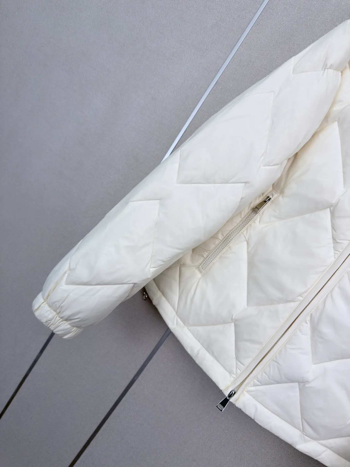 Куртки И Пуховики Женские Moncler 18877924