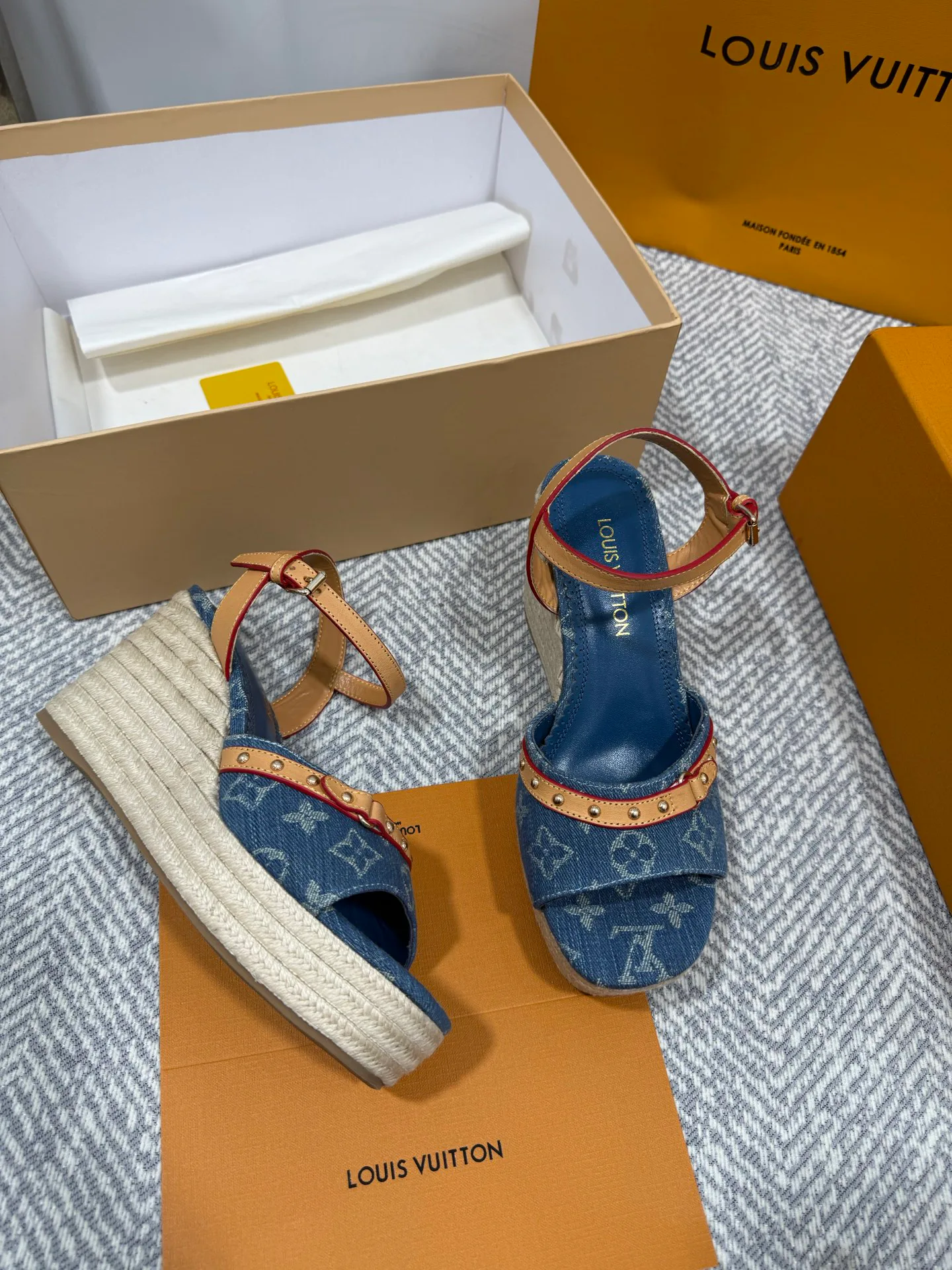 Босоножки Женские Louis Vuitton 34567