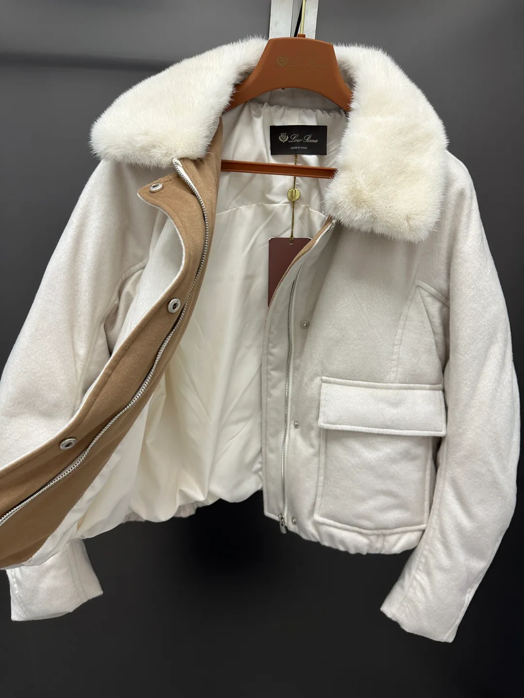 Куртки И Пуховики Женские Loro Piana 18702456
