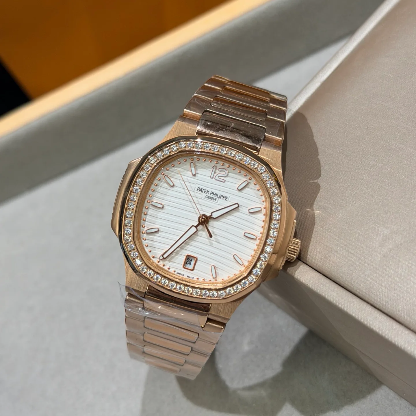 Часы Женские Patek Philippe 18362044