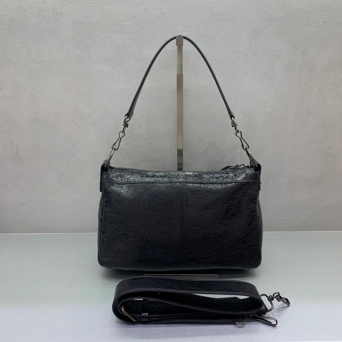 Сумки На Ремне Женские Balenciaga 17419149