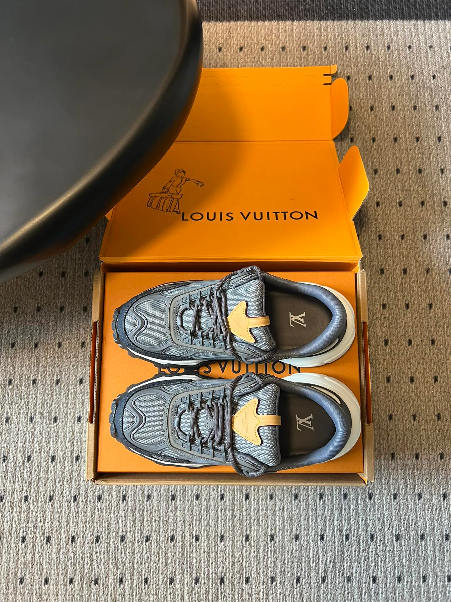 Кроссовки Женские Louis Vuitton 13241038