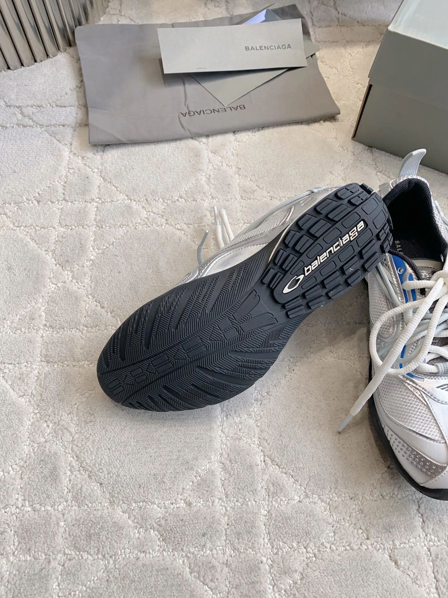 Кроссовки Женские Balenciaga 18133400