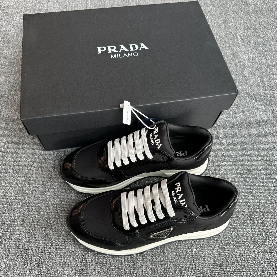 Кроссовки Женские Prada 18445311