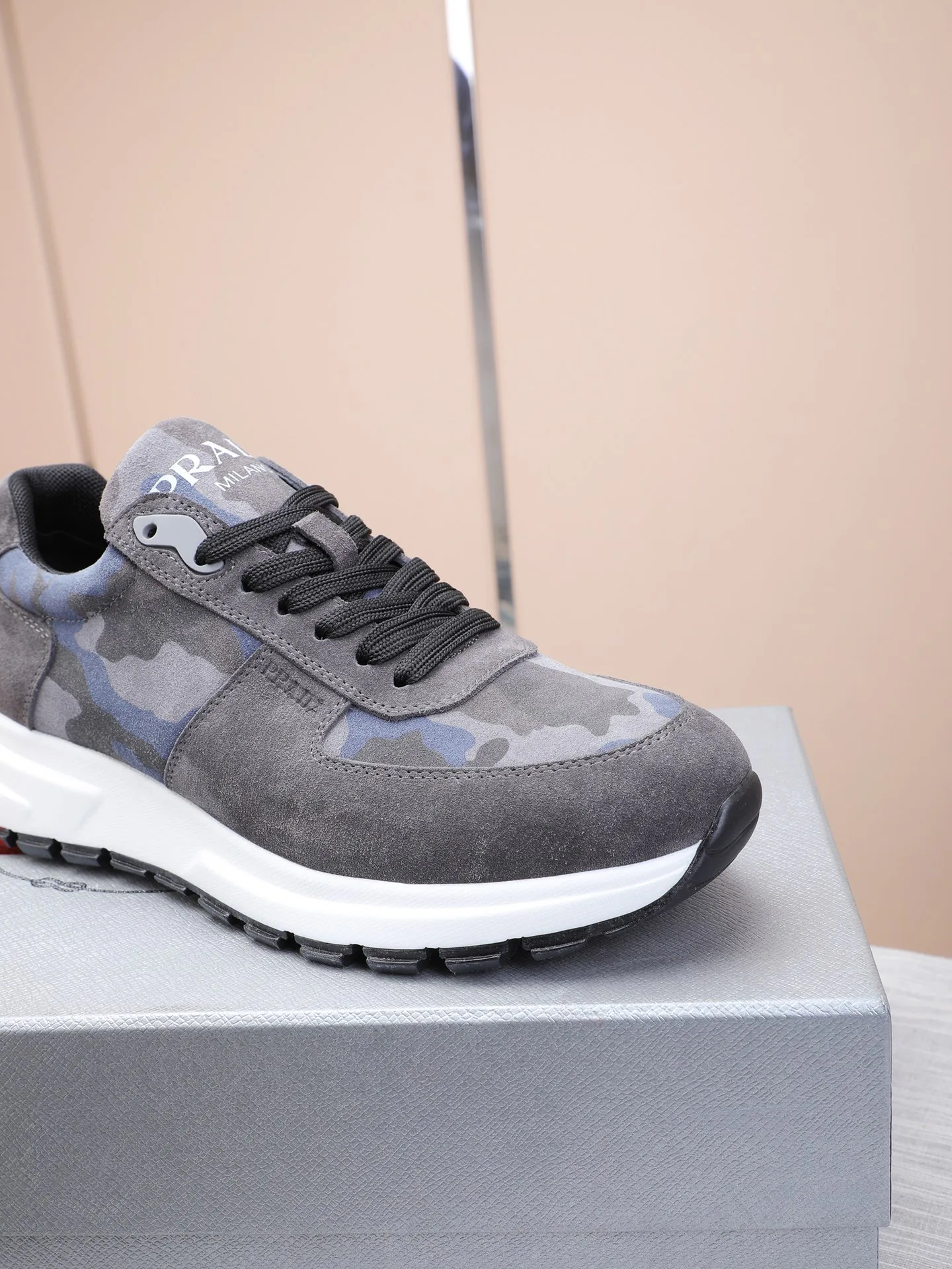 Кроссовки Мужские Prada 10844552