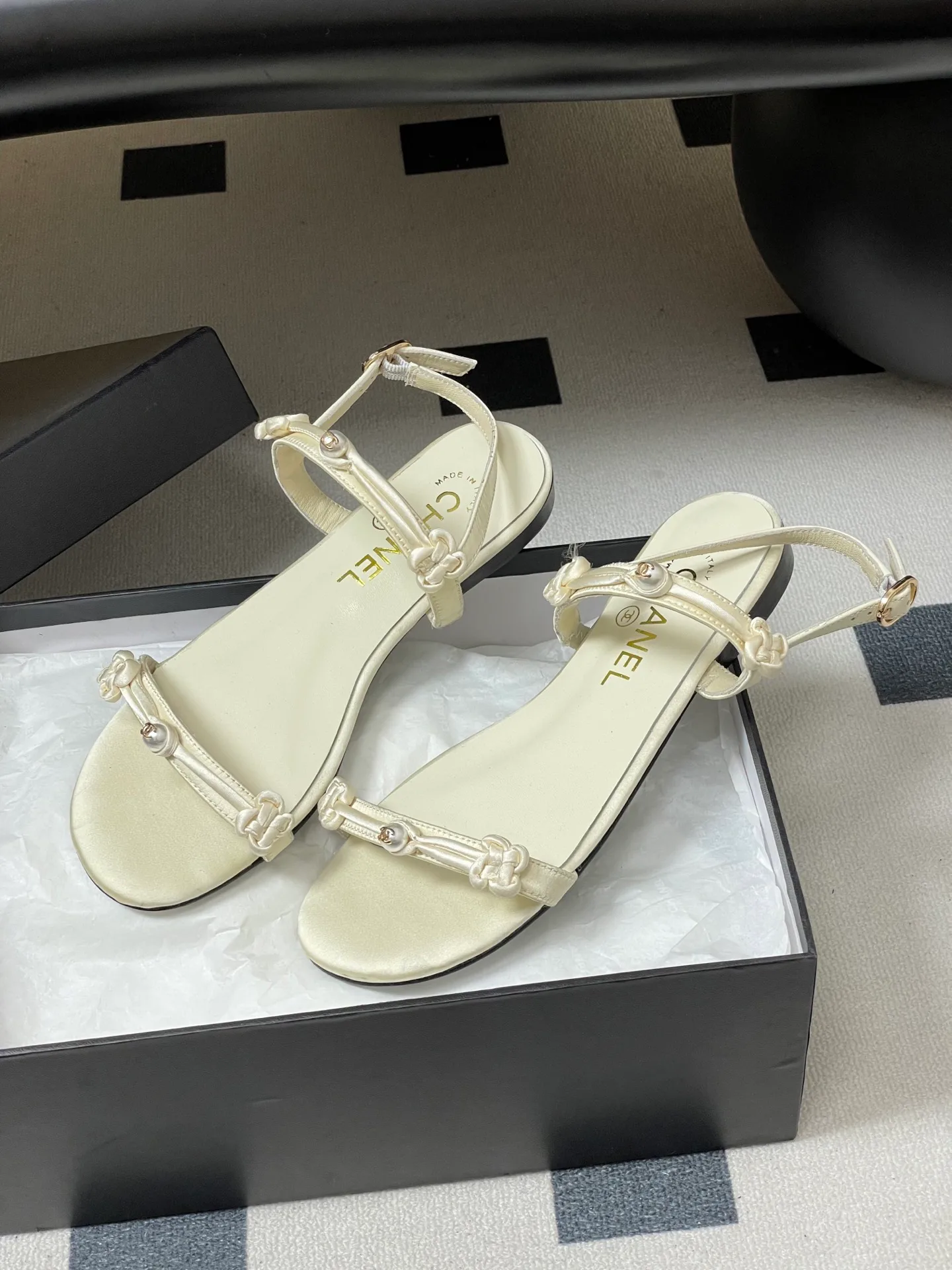 Босоножки Женские Chanel 11684386