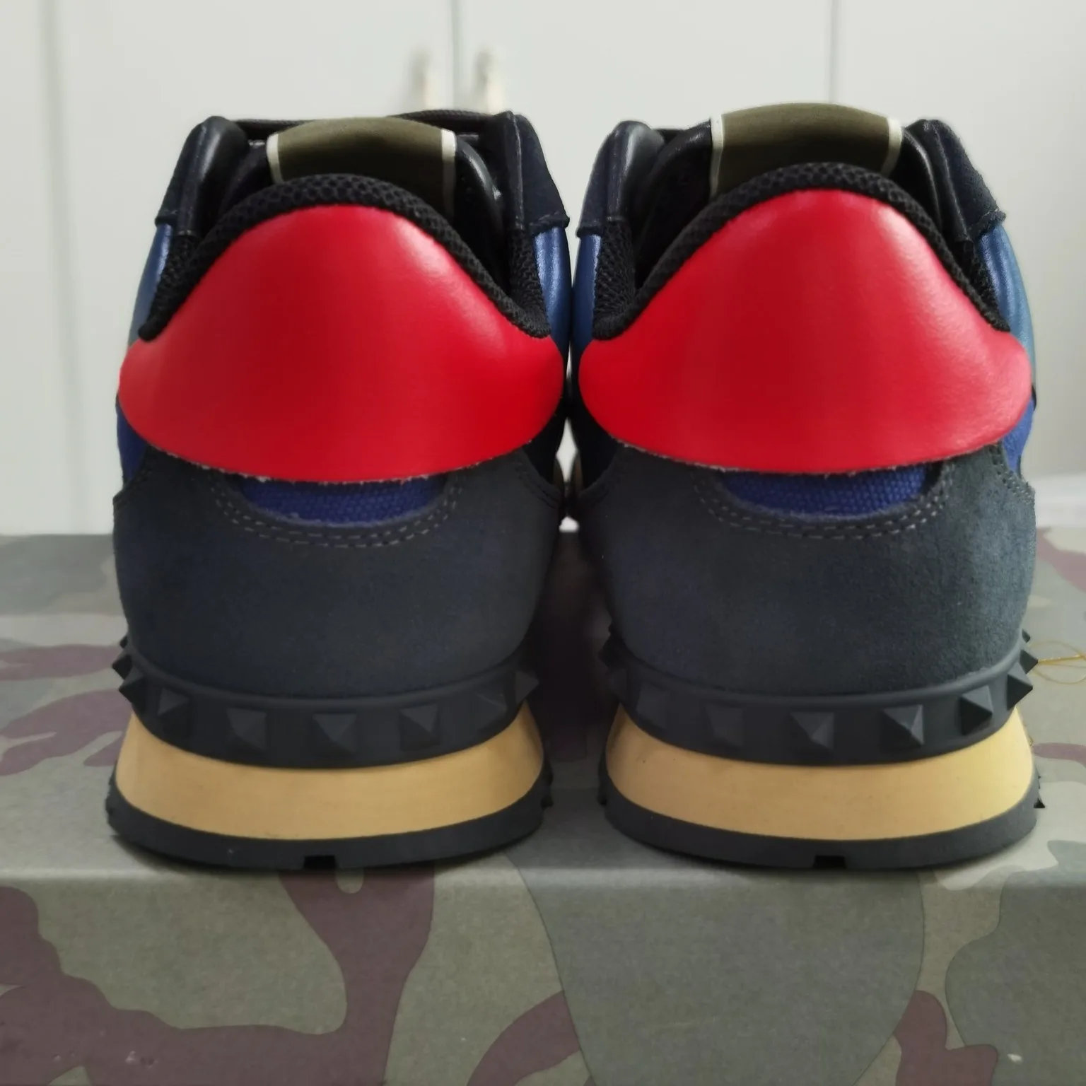 Кроссовки Женские Valentino 10736424