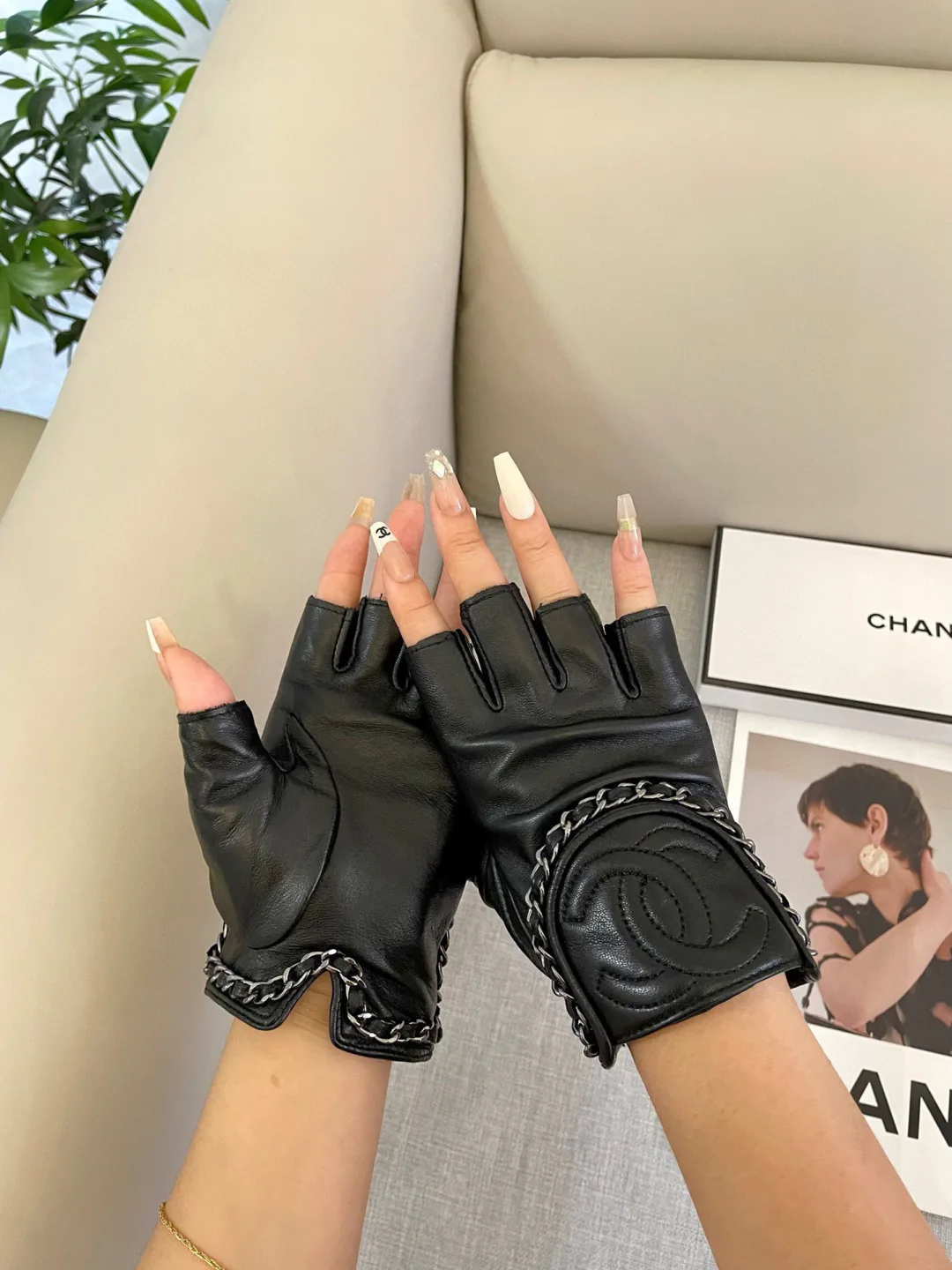 Перчатки Chanel 18525720