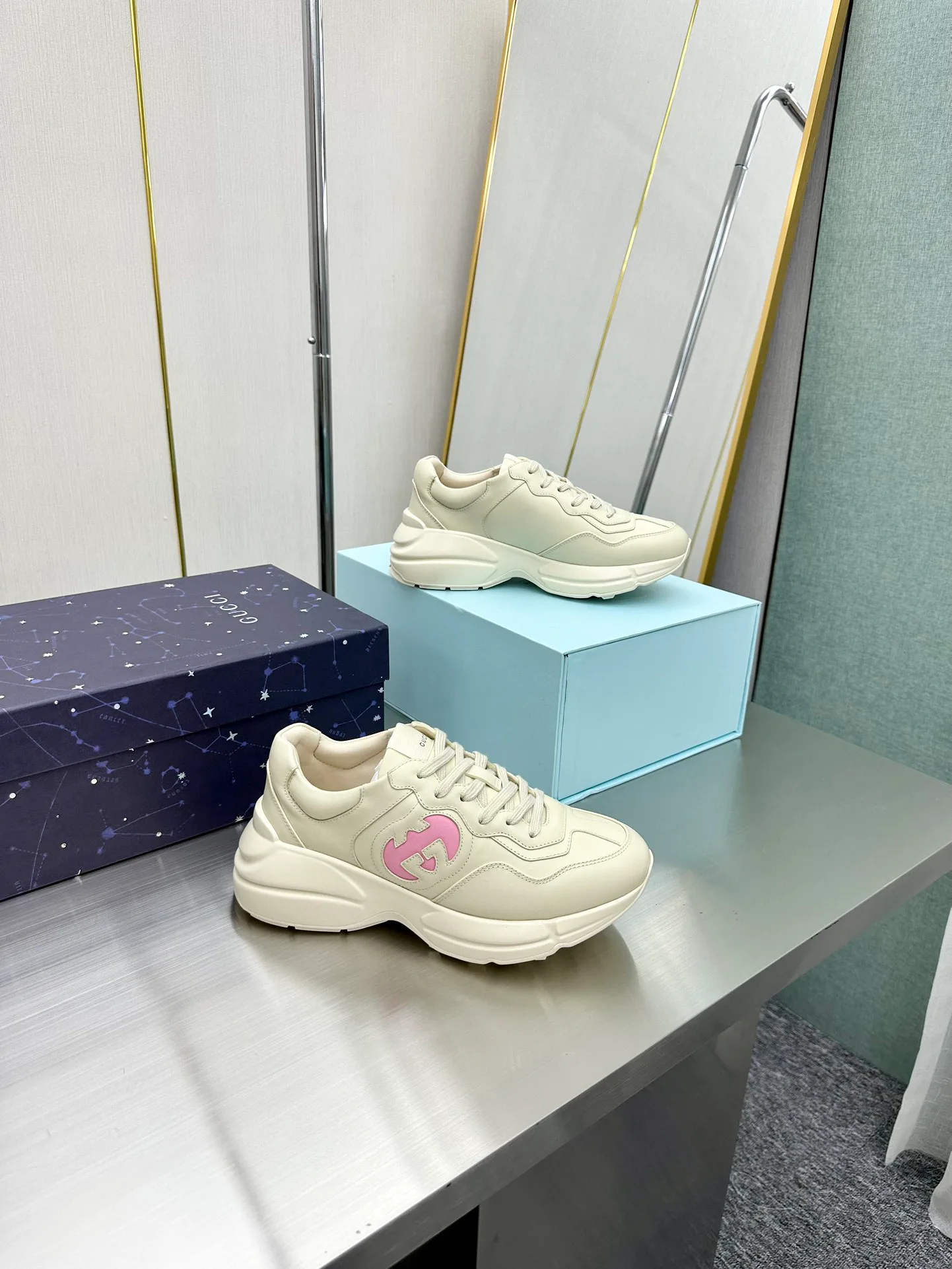 Кроссовки Женские Gucci 173853