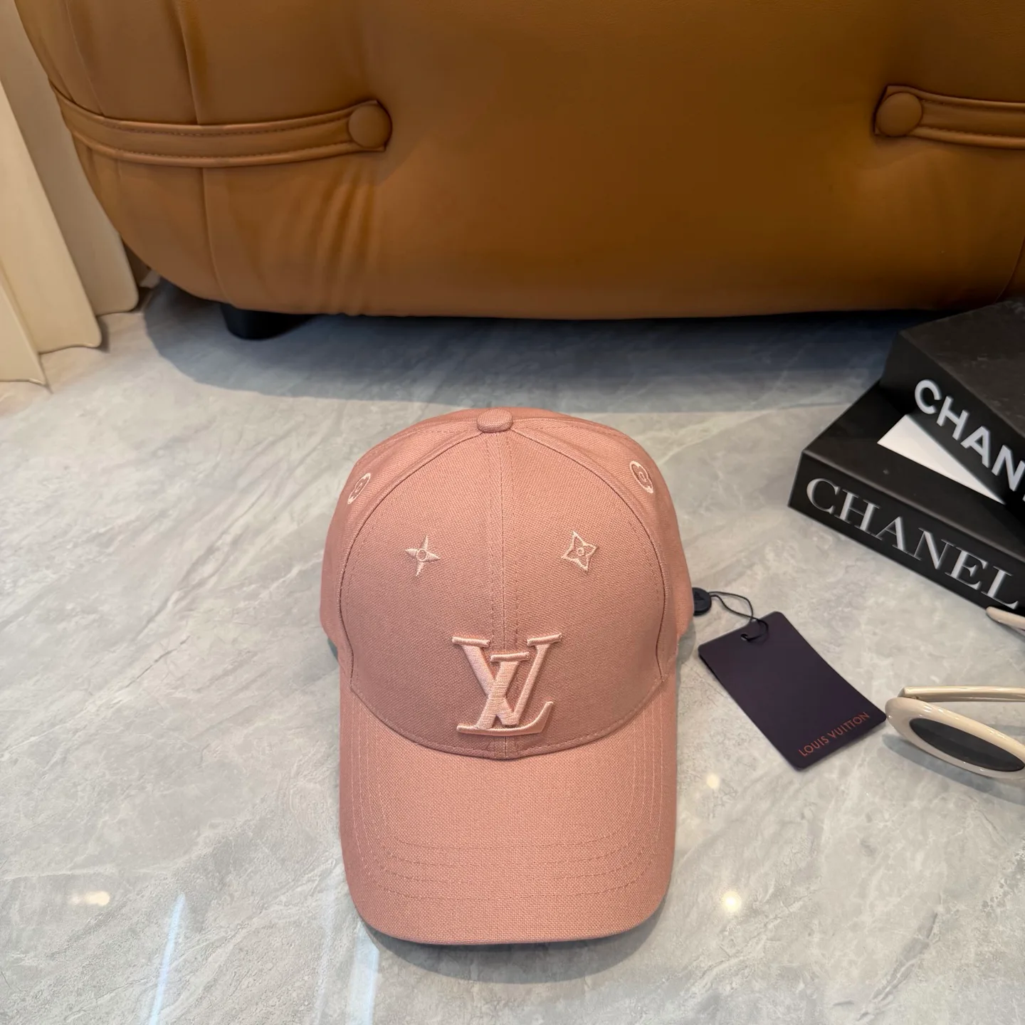 Головные Уборы Louis Vuitton 17467588