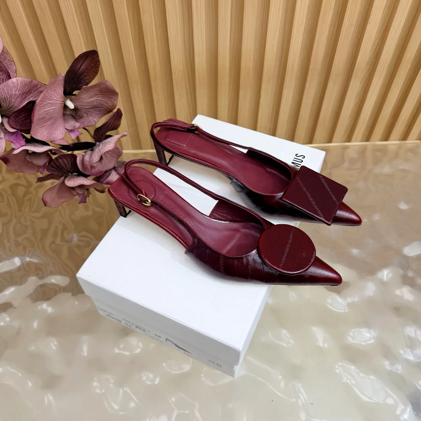 Туфли Женские Jacquemus 17038112