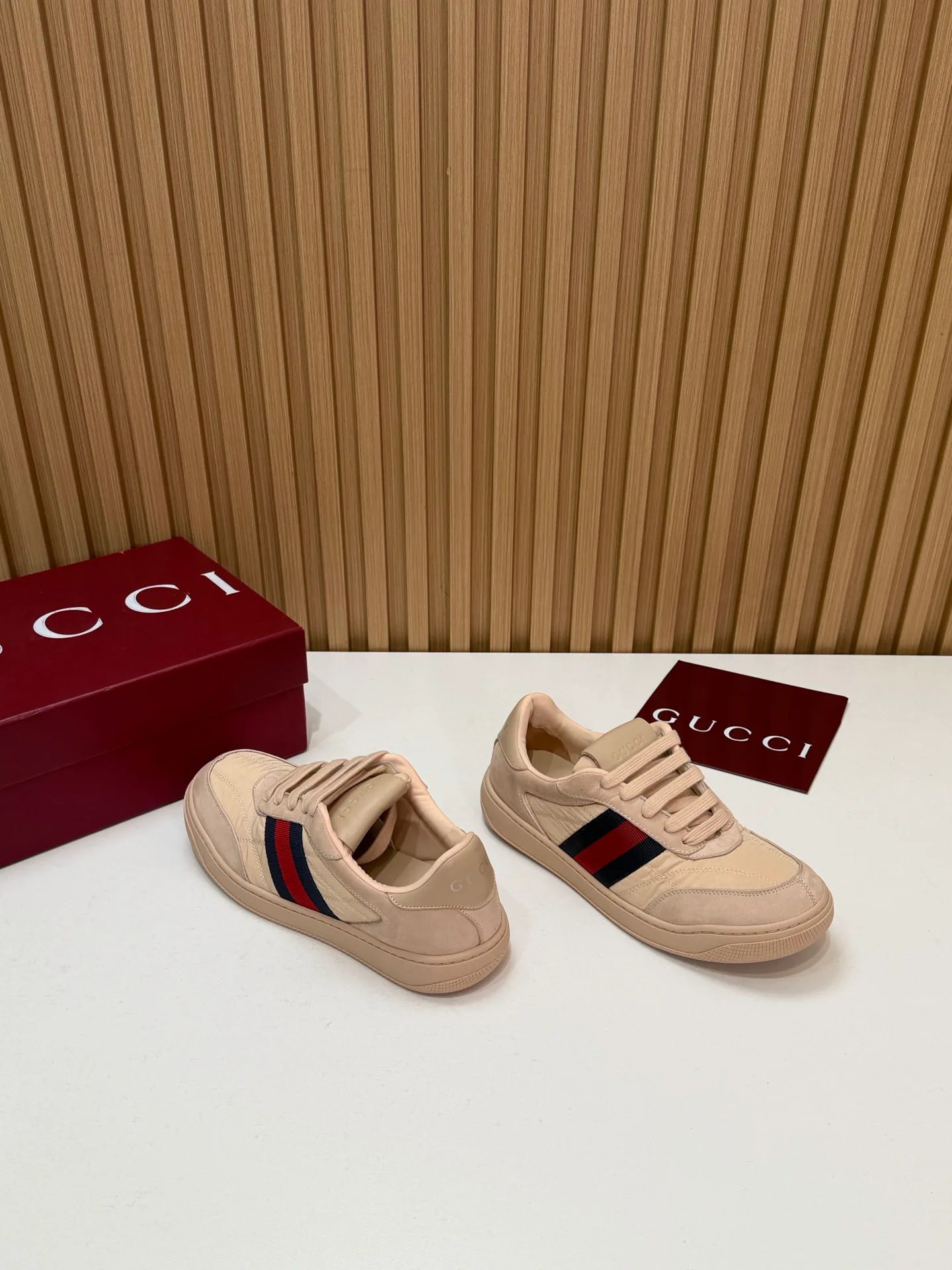 Кроссовки Женские Gucci 18700133