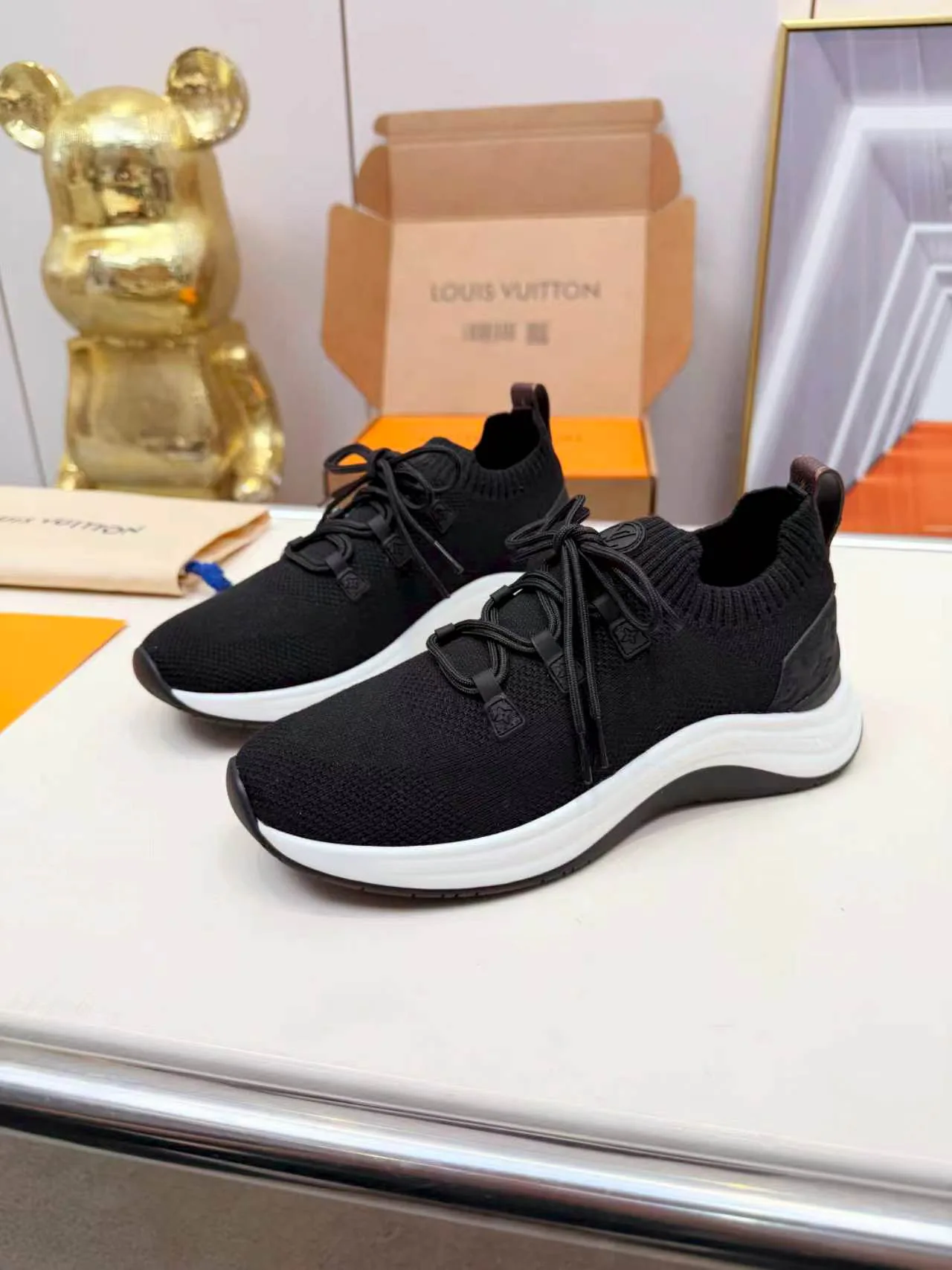 Кроссовки Женские Louis Vuitton 18932021