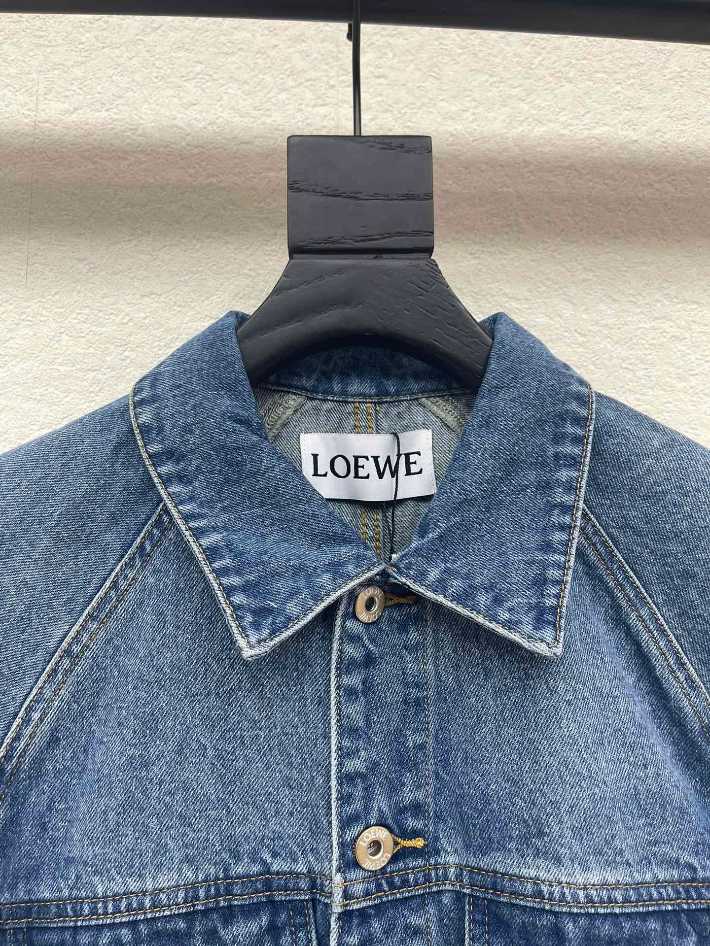 Куртки И Пуховики Женские Loewe 852085