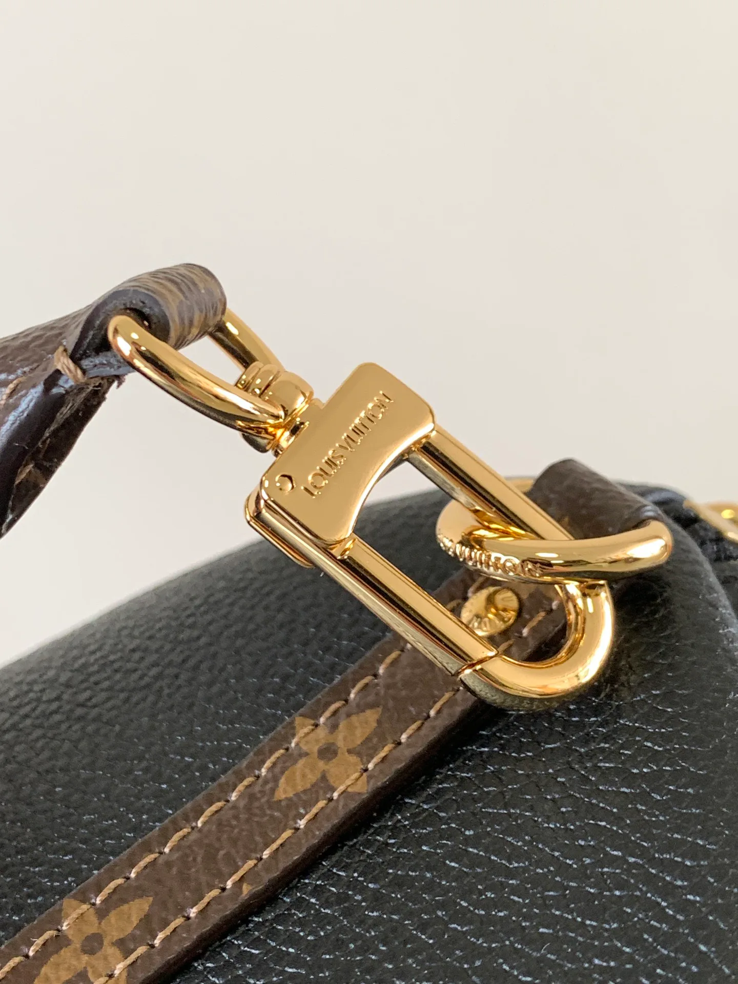 Классические Сумки Женские Louis Vuitton 11394897