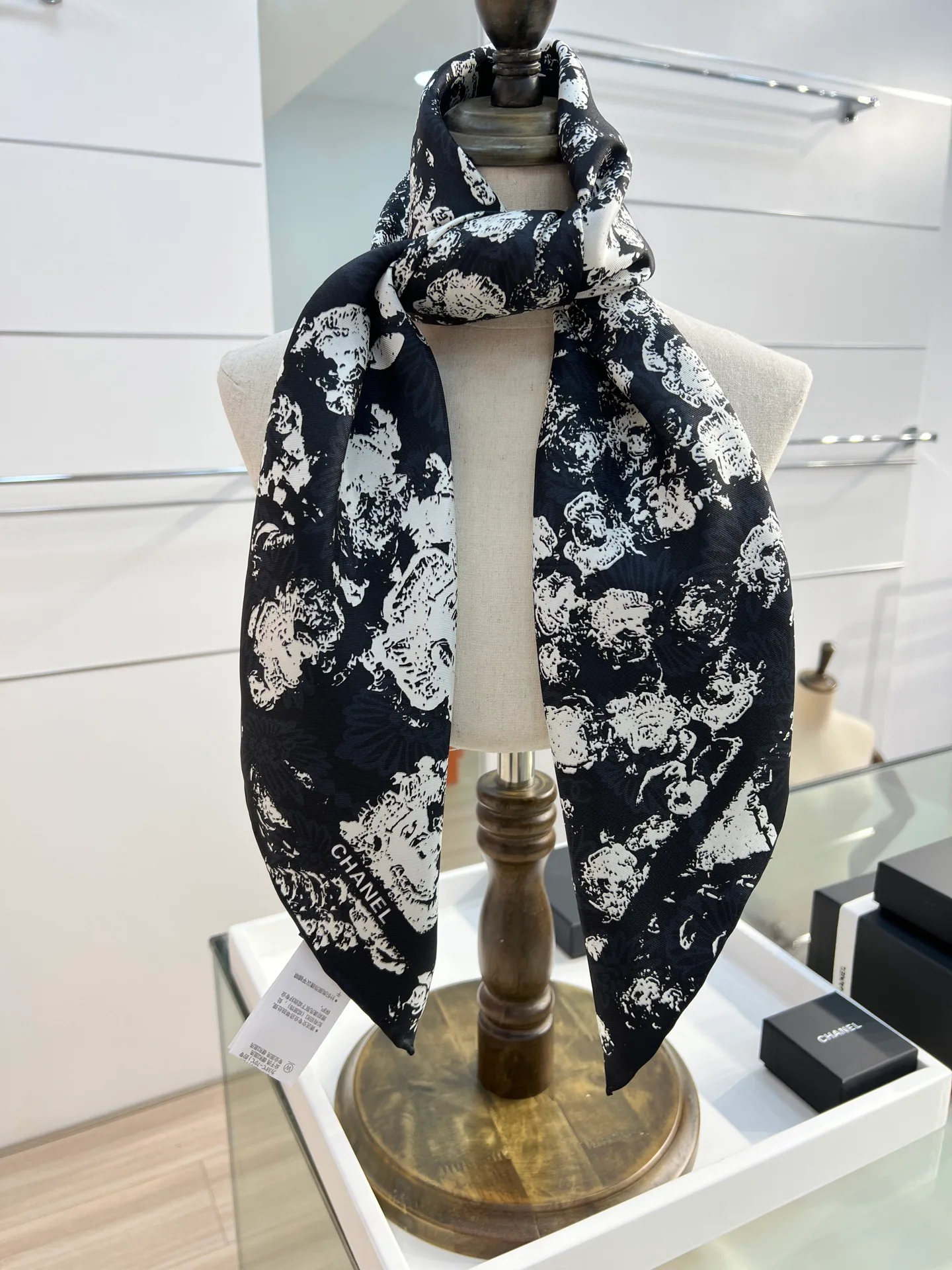 Платки Chanel 11445231