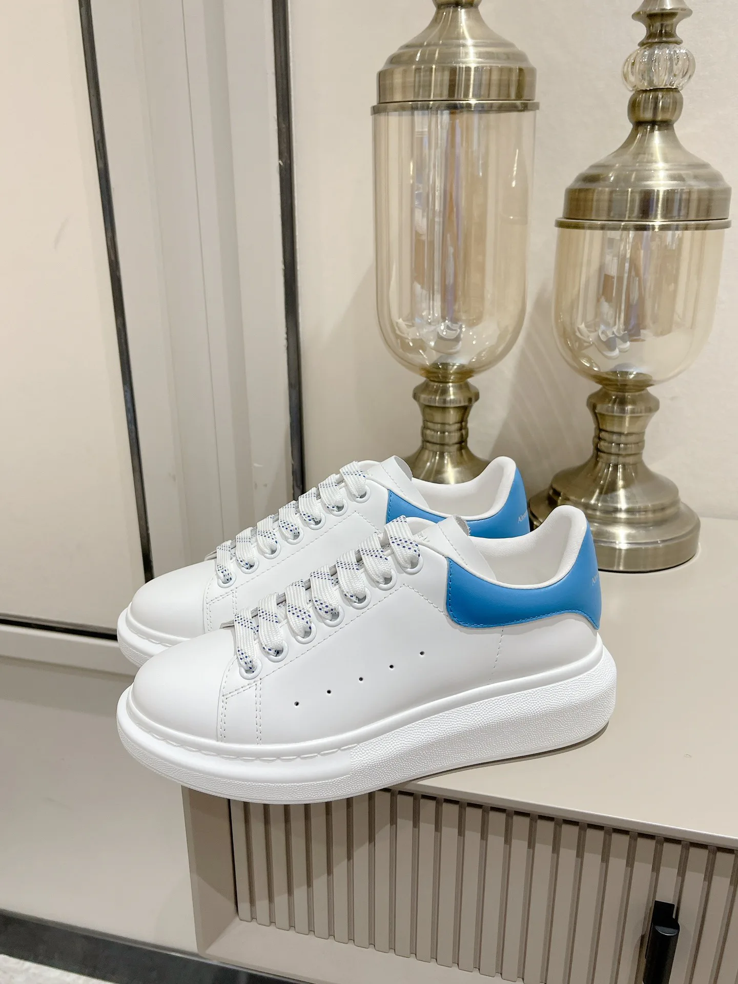 Кроссовки Женские Alexander Mcqueen 18373667