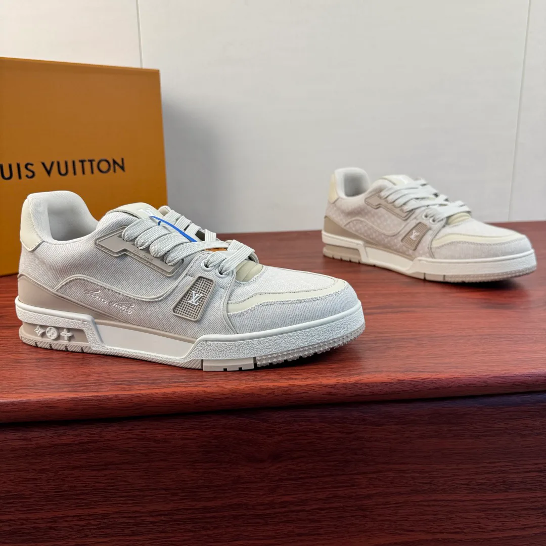 Кроссовки Женские Louis Vuitton 19354016