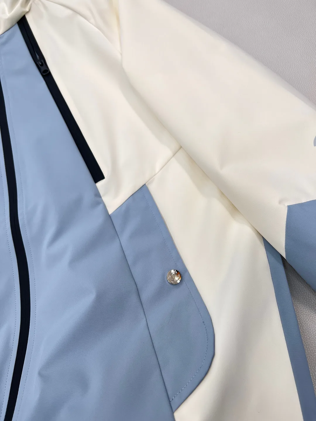 Куртки И Пуховики Женские Chanel 2006556