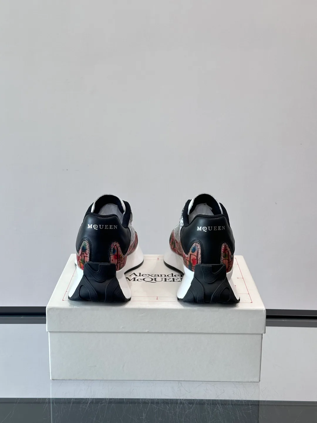 Кроссовки Женские Alexander Mcqueen 450179