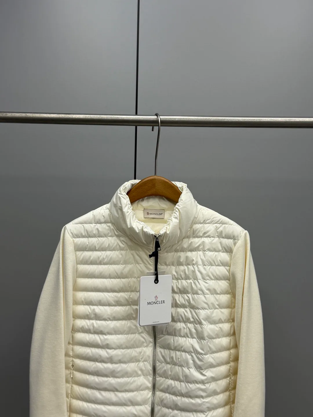 Куртки И Пуховики Женские Moncler 17758418