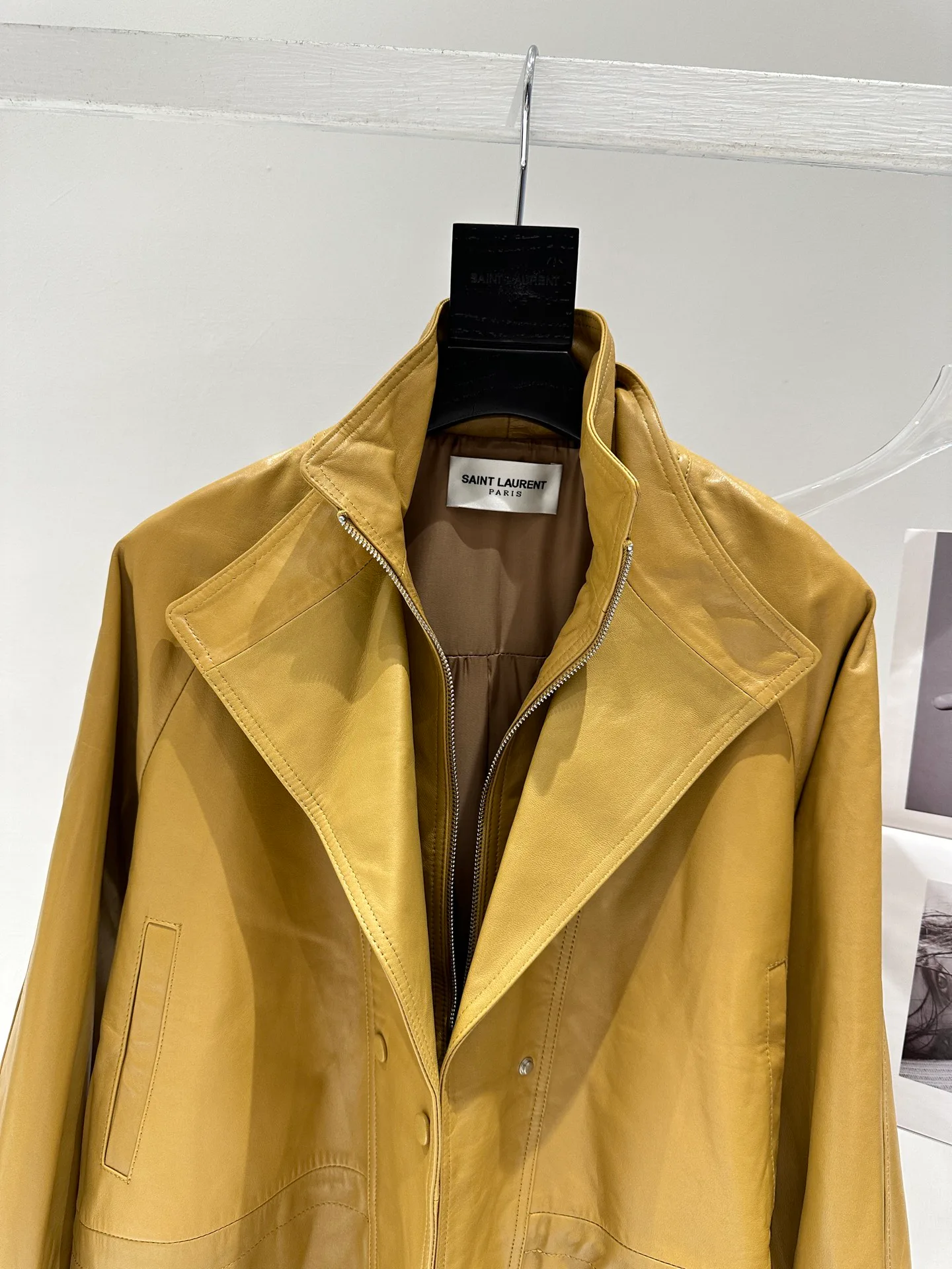 Кожаные Куртки И Дублёнки Женские Saint Laurent 11598171