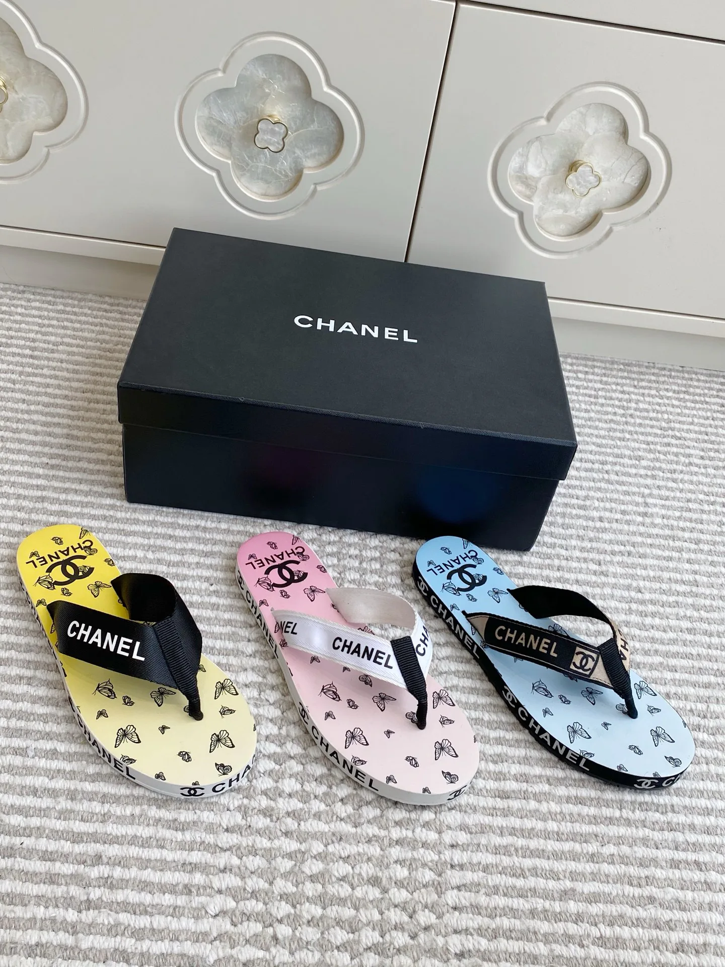 Шлепанцы Женские Chanel 11909726