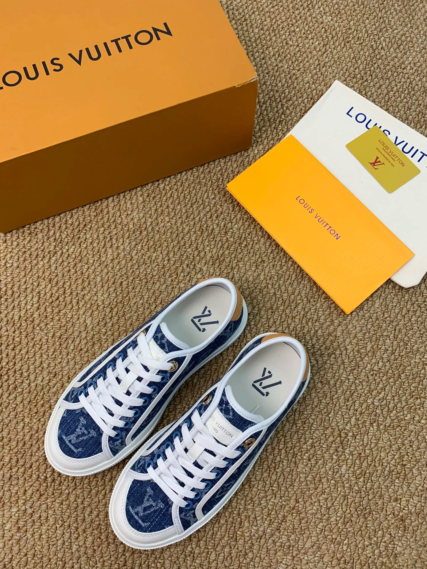 Кроссовки Женские Louis Vuitton 17545203