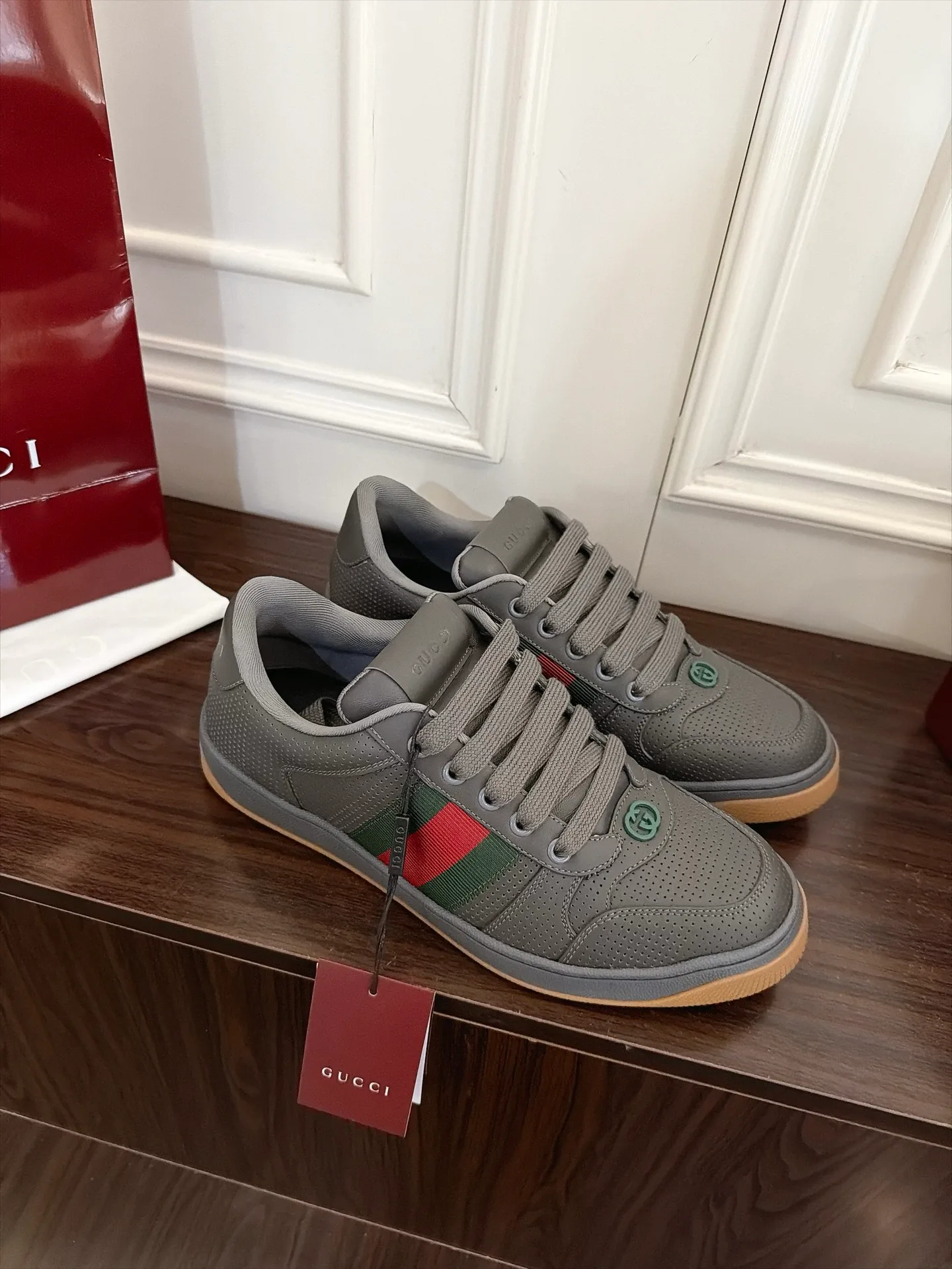 Кроссовки Женские Gucci 19447097
