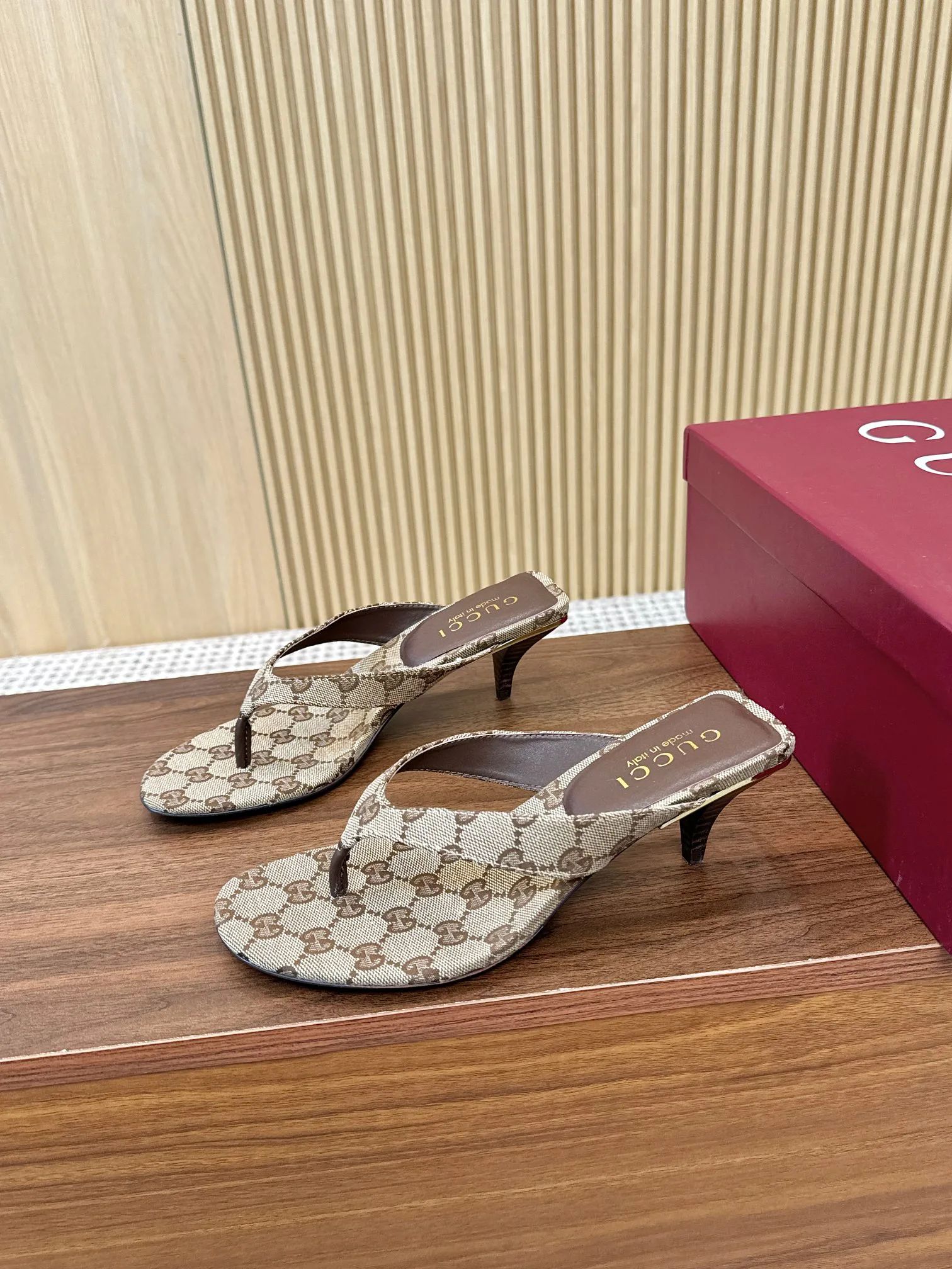 Босоножки Женские Gucci 13480533