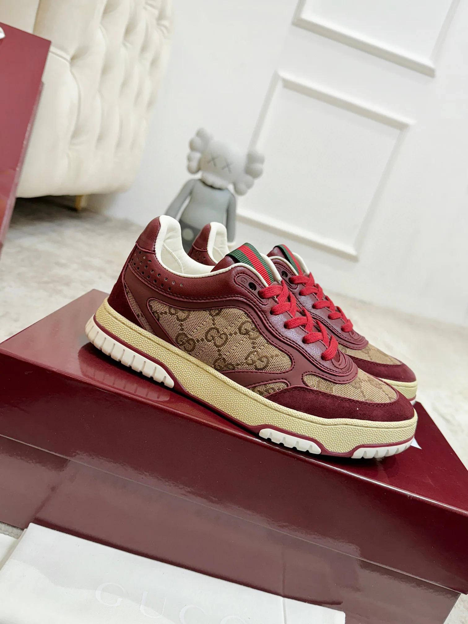 Кроссовки Женские Gucci 944891