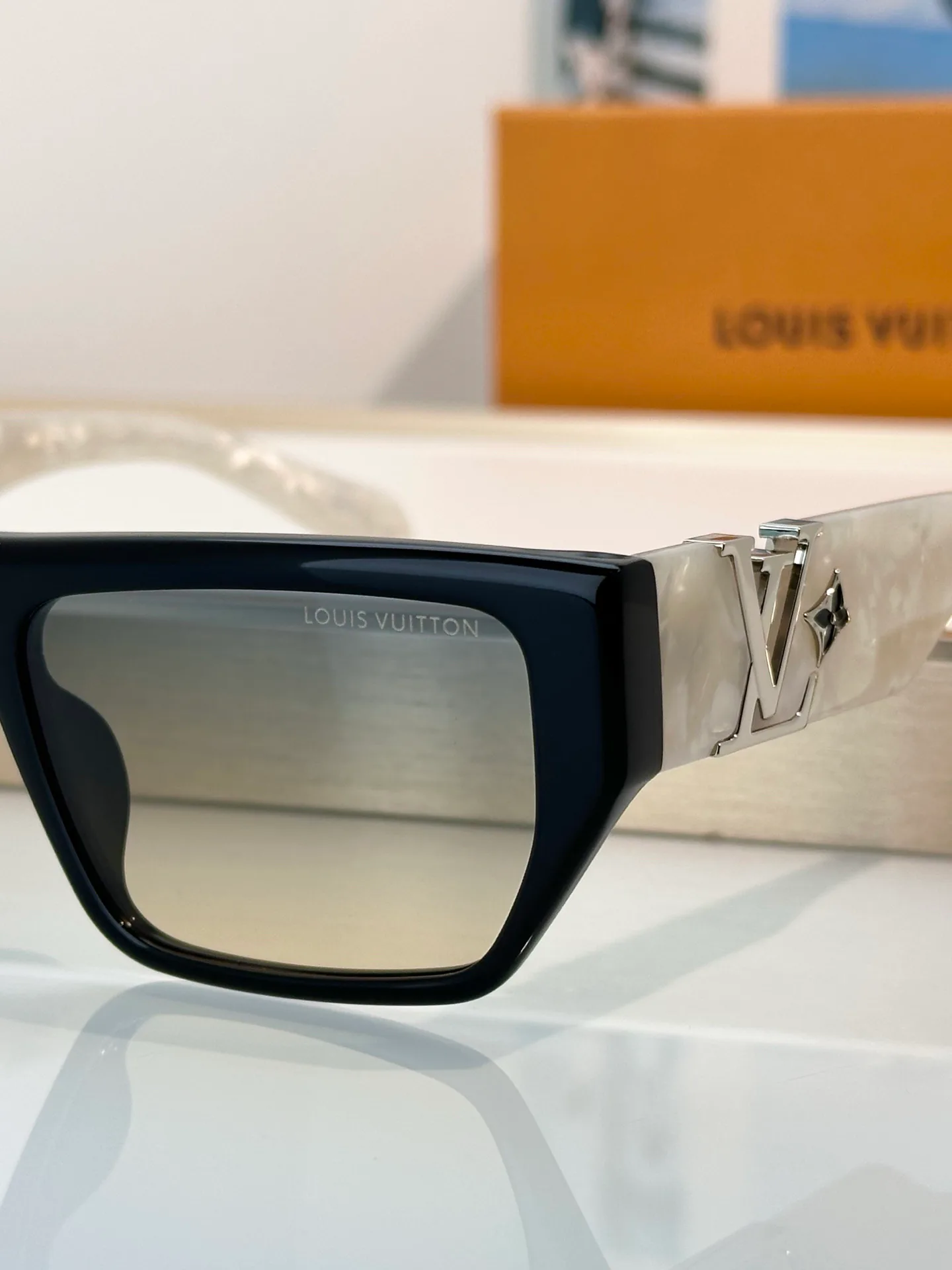 Очки Louis Vuitton 17374946