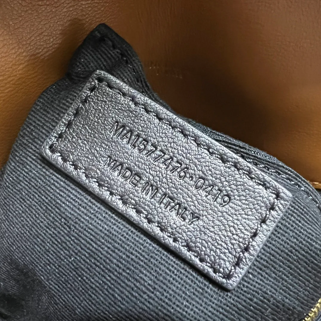 Сумки На Ремне Женские Saint Laurent 11664908