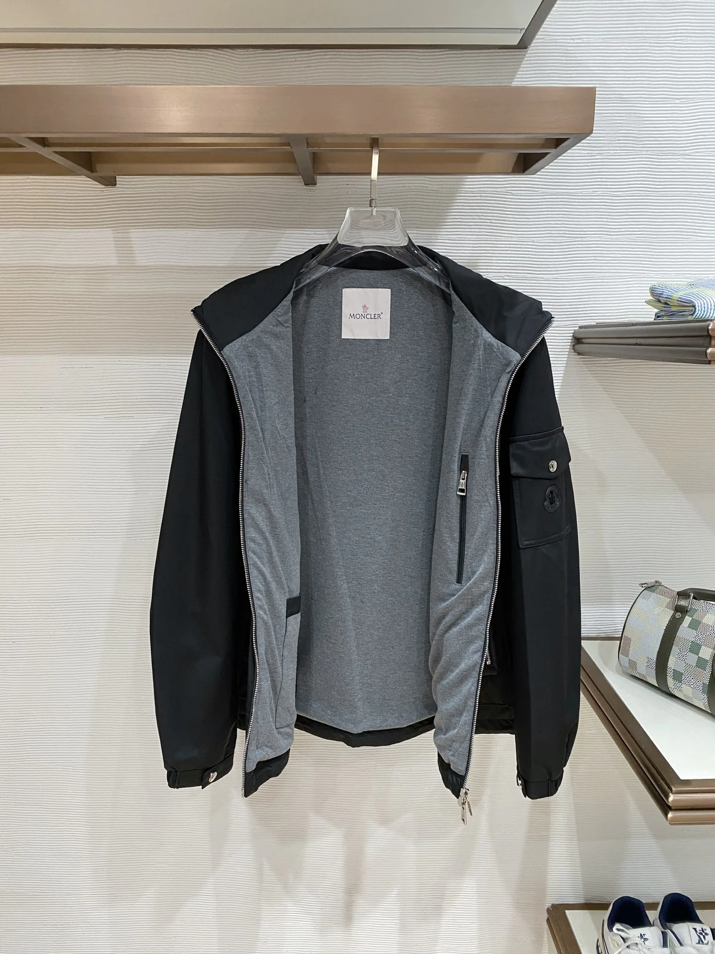 Куртки И Пуховики Мужские Moncler 4438623
