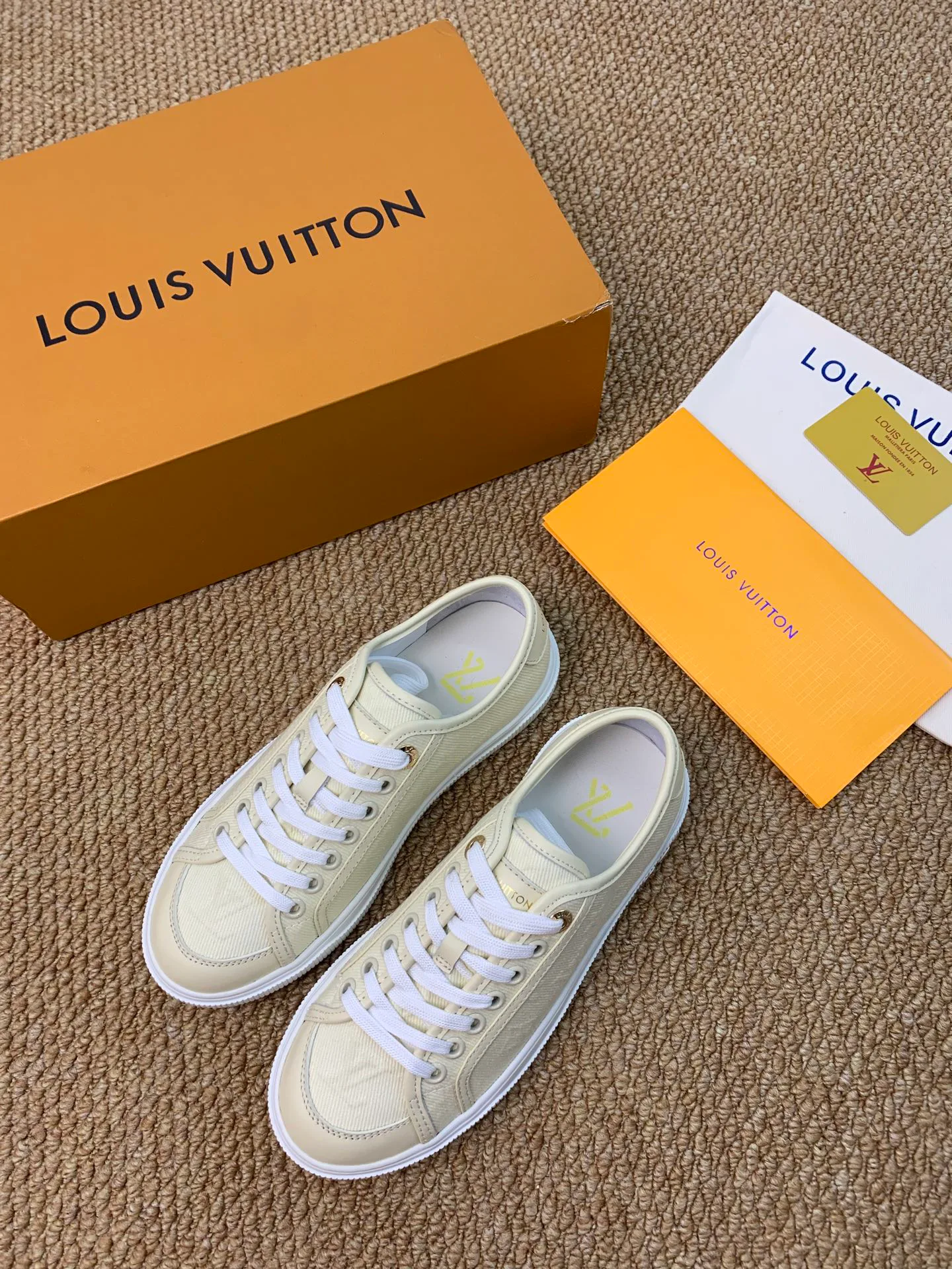 Кроссовки Женские Louis Vuitton 17545207