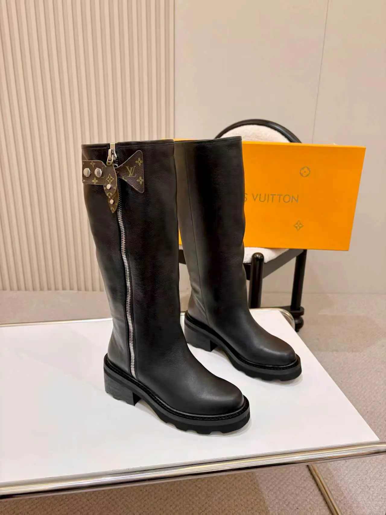 Сапоги Женские Louis Vuitton 19597303