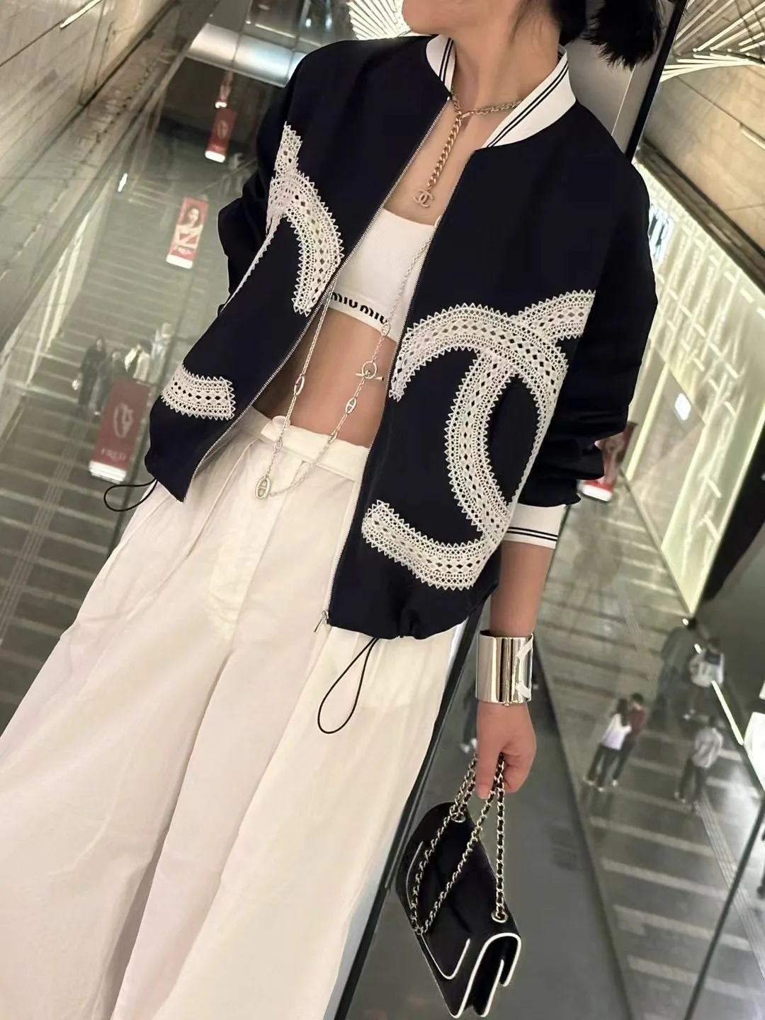 Куртки И Пуховики Женские Chanel 33492