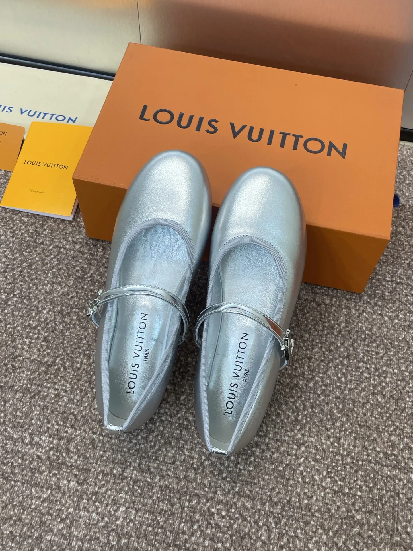 Туфли Женские Louis Vuitton 13346505