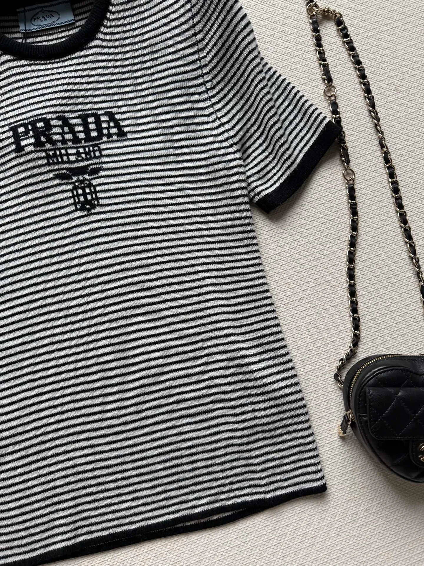 Футболки Женские Prada 10993247