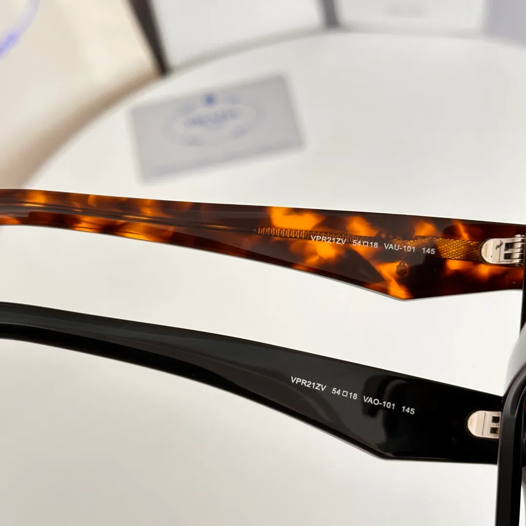 Очки Prada 13542685